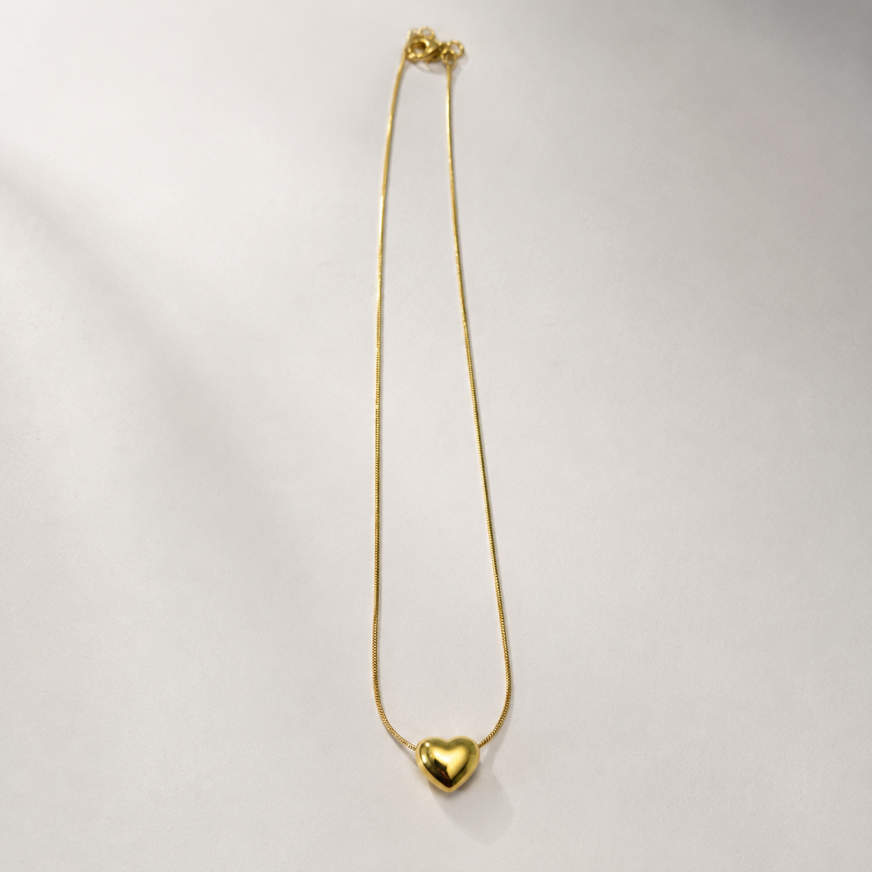 Gold heart pendant necklace, anti-tarnish jewelry for women, elegant everyday luxury style