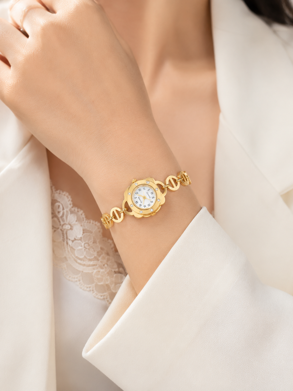 Women's Gold-Tone Bracelet Watch | Crystal Bezel, Mariner Chain Strap