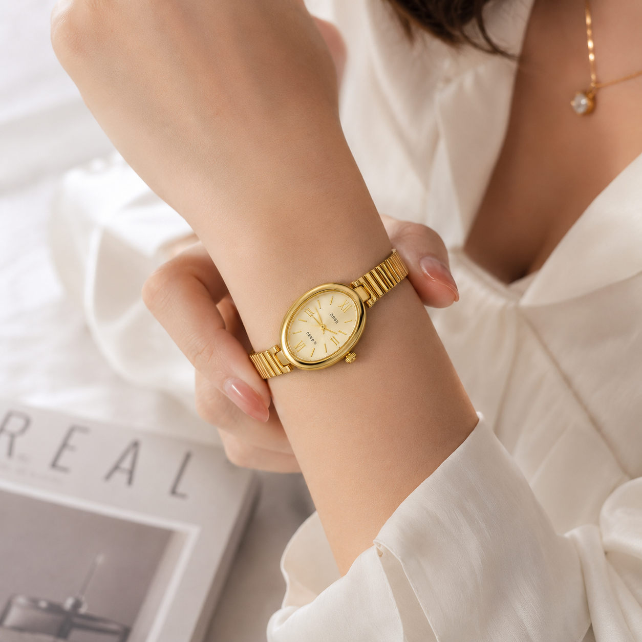 Luxury Gold Oval Bracelet Watch for Women | Elegant Analog Wrist Watch