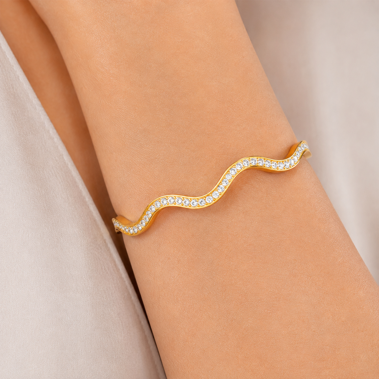 Wavy Crystal Luxe Bracelet