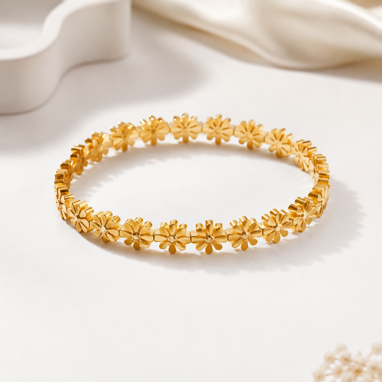 Floral Daisy Gold Bracelet for Women | Anti Tarnish & Waterproof