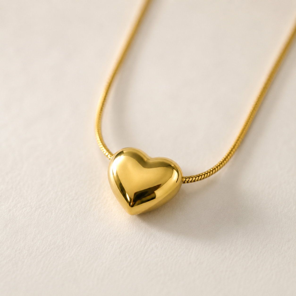 Gold heart pendant necklace, anti-tarnish jewelry for women, elegant everyday luxury style